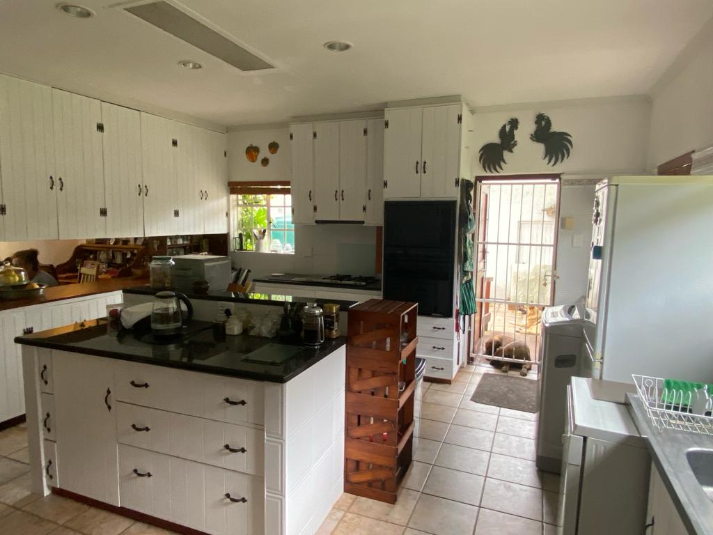 9 Bedroom Property for Sale in Chelsea Eastern Cape